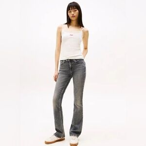 NWT Tommy Hilfiger mid rise distressed 5 pocket stretch bootcut denim jeans 31